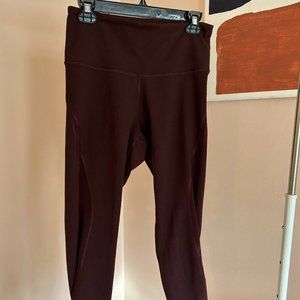 Old Navy Active Elevate Leggings Size L Maroon